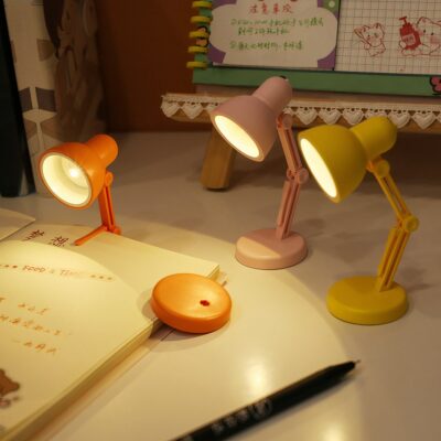 Mini lampe de bureau LED pliable magnétique