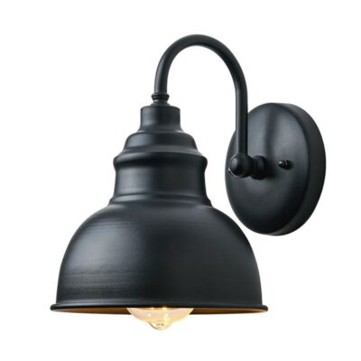 Lampe lanterne murale extérieure minimaliste noire présentée sur fond blanc