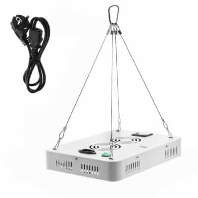 Lampe horticole de croissance LED 3000W avec ventilateur présenté sur fond blanc