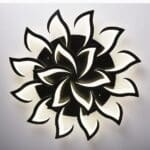 Lampe plafond style grande fleur LED à intensité variable intelligente présentée sur fond gris